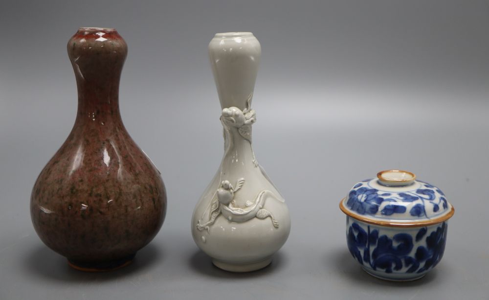 Two Chinese vases and a similar blue and white box and cover, tallest 16cm